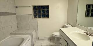 Euclid/Woodlawn Roommate Dream 4/3 home Gallery 24