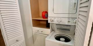 FULLY FURNISHED 2/2 OLD NE BUNGALOW - lease term through March 2027 Gallery 29