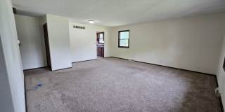 Cute 2-bedroom duplex in Normal! Gallery 3