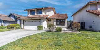 4 bed/3 bath Single Family Home w/ large backyard! Gallery 1