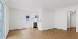 1022 Euclid Apartments Gallery 2