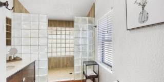 400 33rd Street Gallery 27