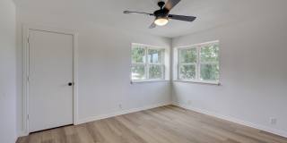 729 W 31st Terrace Gallery 20