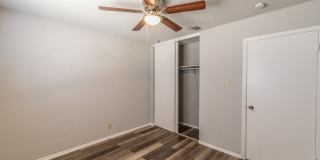 5011 thomas paine Gallery 24