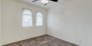 3 bedroom 2.5 bath - NW Highway and Rockwell Gallery 29