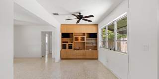 1725 N Lakeside Drive Gallery 12