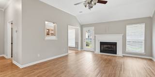 Centrally Located Home in Richmond Hill Gallery 6