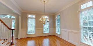 Stunning Brick Home in Cotswold in Quiet cul-de-sac Gallery 24