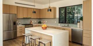 2824 Avenel St Gallery 6