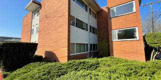 Vali Loa 13-Unit Gallery 13