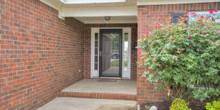 3 Bedroom/2 Bathroom Home with Deck, Garage, and Fenced Backyard less than 3 Miles from Ft. Gordon Gallery 4