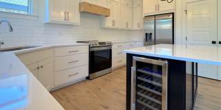 5941 Merrick Street Gallery 17