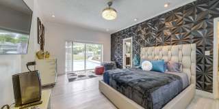 Spacious 3-Bedroom West Park Home with Private Pool Spacious 3-Bedroom West Park Home with Private Pool Gallery 12