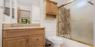 Beautifully Updated 2-Bedroom, 2-Bath Condo Near Downtown Kirkland Beautifully Updated 2-Bedroom, 2-Bath Condo Near Downtown Kirkland Gallery 15
