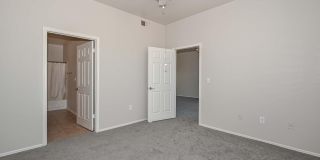 750 E Northern Avenue Gallery 17