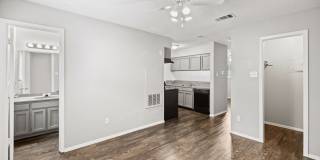 Awesome open Studio Apartments Close to Downtown Gallery 50