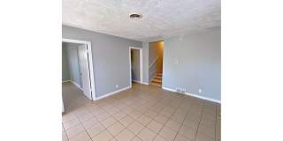 2 Bedroom House Near Aksarben Gallery 6