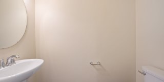 Available June 1!! Beautiful and Bright 4 Bedroom + 2.5 bath home with Loft & Open Floor Plan! Gallery 7