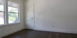 705 Harris Full - Modern Duplex 8 Bed / 7.5 Bath Available August 2027 Gallery 59