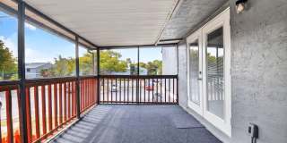 18 CROSSINGS Circle Gallery 7