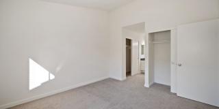 Elan Riverwalk Gallery 33