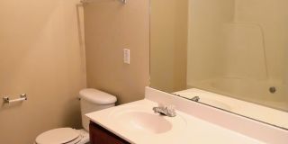 Spacious 3 Bed Townhome!!! Gallery 9