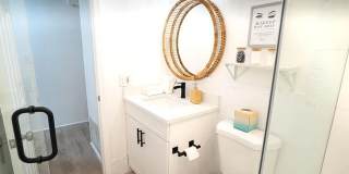 Stylish Heated Pool House  Near the Beach Gallery 6