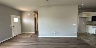 3 Bed 2 Bath 2 Car Garage in  Plaza Towers Neighborhood! Don't Miss This Gem! Gallery 5