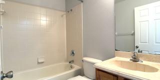 Beautiful 3 Bed 2 Bath Ranch Pool Home! Lawn & Pool Care Included! Gallery 26