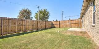 Pet-Friendly 3-Bed Home – Move-In Ready with Garage Gallery 37