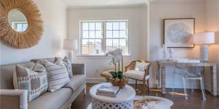 201 Main Street unit: 203 Gallery 1