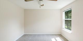 Spacious 3 bedroom home in desirable SW Durham! Super dog friendly with large fenced yard! Gallery 28