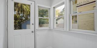 Spacious 3 Bed, 2 Bath in Newark - Move-In Ready Gallery 7
