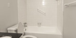 Colonial Apartments Gallery 75