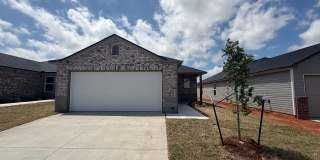 Brand New Spacious 4 Bedroom 2 Bath Home in Mustang Schools Gallery 1