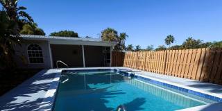 3/2/2 POOL home in Stuart on 3/4 acre--NO HOA! Gallery 1
