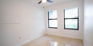 1622 NW 1st Ave Gallery 10