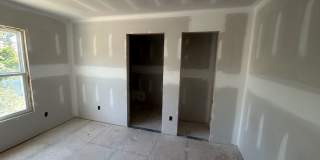 1111 Tree Street Gallery 18