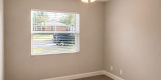 Recently renovated home in great neighborhood close to schools, parks, and shopping Gallery 8