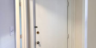 230 1/2 W Walnut St Gallery 12