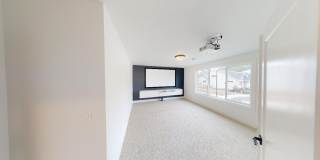 *Contemporary Home, Stylish Luxury, Central Air, Pet Friendly, Fenced Yard Gallery 19