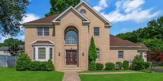 1607 Holbrook Street Gallery 1