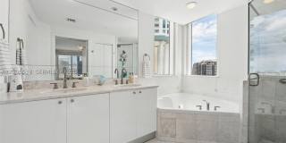 901 Brickell Key Blvd Gallery 13