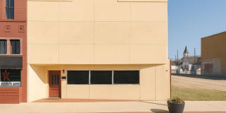 103 E Henderson Street Gallery 1