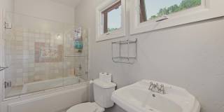 2491 Spring Mountain Road Gallery 38