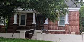 1620 A Catawba Street Gallery 28