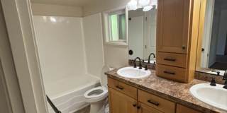 3 Bedroom Home N side of Newberg Gallery 13