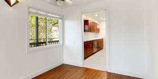 Queen Anne water view 3 bed 2 bath with den and 2 parking spaces Gallery 16
