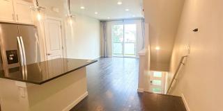 Modern 2-bed, 2-bath Townhome in Shoreline. Gallery 5