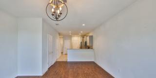 Beautiful Townhome at Magnolia Park! Gallery 11